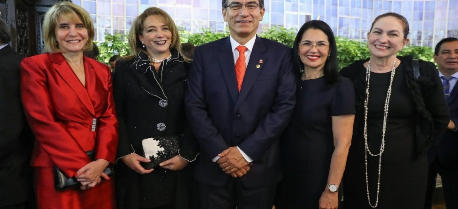 Embajadora de Colombia participó en las actividades de conmemoración del 198° Aniversario de la Proclamación de la Independencia del Perú