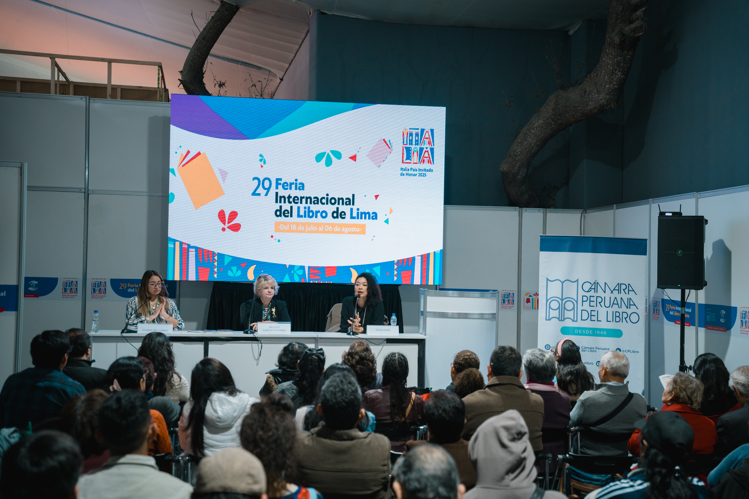 Colombia impulsa la literatura colombiana en Perú con la participación de la escritora Velia Vidal Moreno en la Feria Internacional del Libro de Lima 