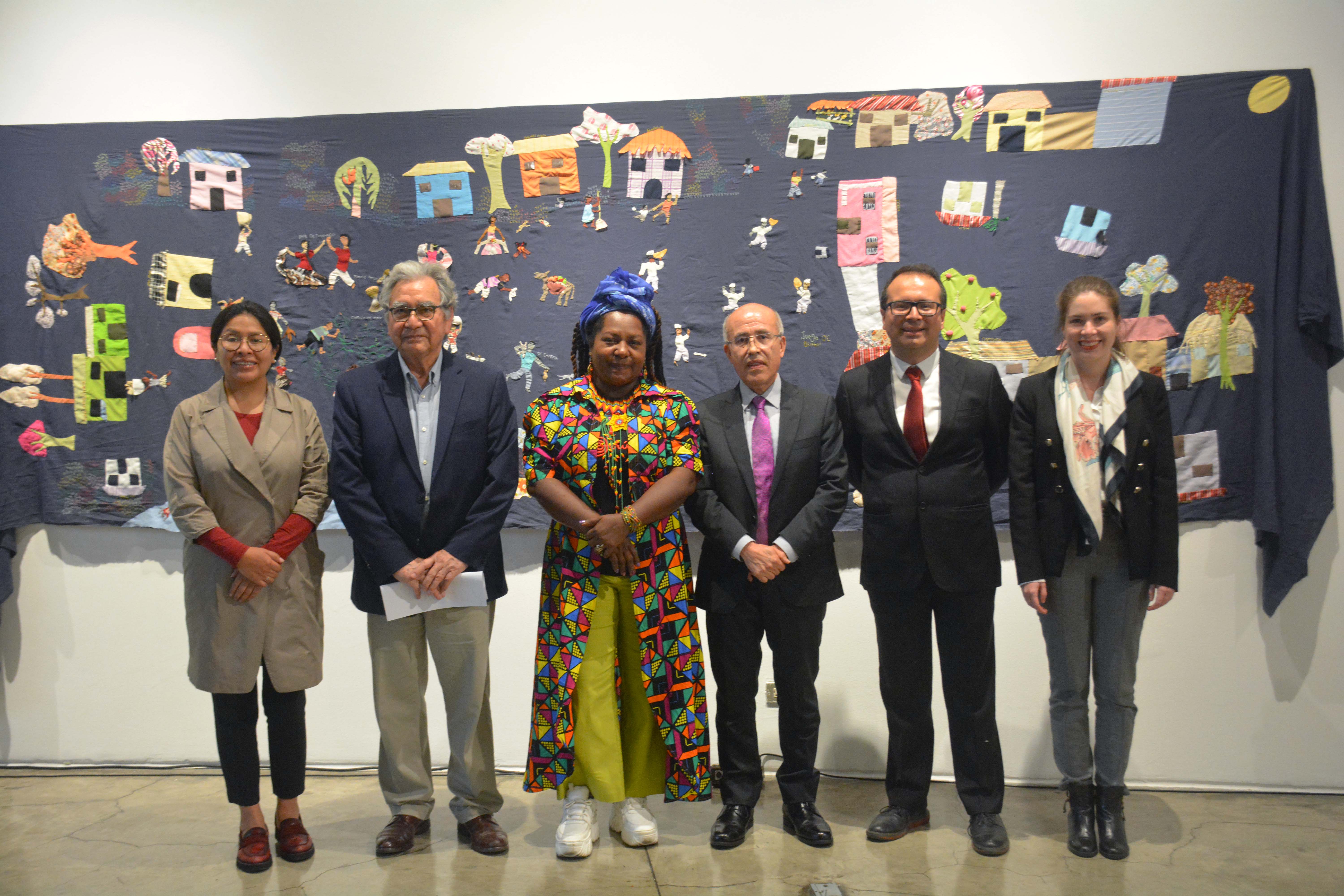  La Embajada de Colombia realiza el lanzamiento de exposición de las Tejedoras de Mampuján en conjunto con el Museo Lugar de la Memoria, la Tolerancia y la Inclusión Social del Perú LUM