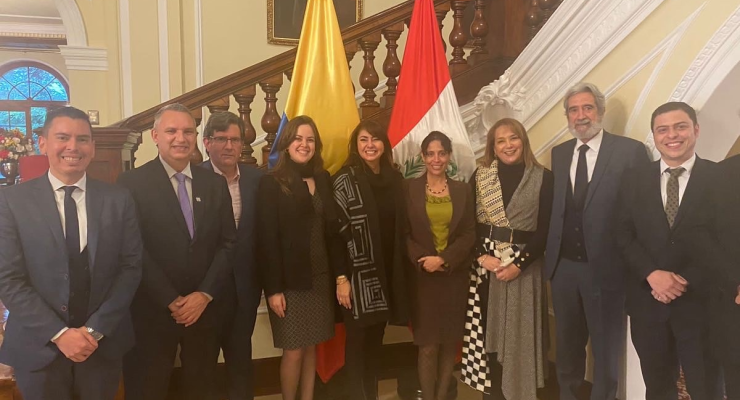 La embajadora de Colombia en Lima María Claudia Mosquera propició un espacio entre algunos de los cónsules de Latinoamérica en el Perú