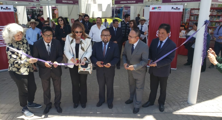 Embajadora de Colombia en Perú participó en la inauguración de la Feria Internacional del Libro de Arequipa