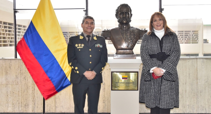 Embajadora de Colombia en Perú participó del acto de develación del busto del General Tomás Cipriano 