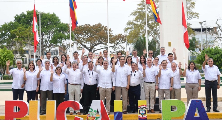 Foto oficial del V Gabinete Binacional Perú - Colombia en Pucallpa